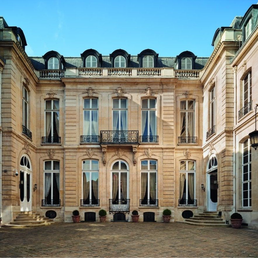  Die italienische Botschaft in Paris. Der Eingang des H&ocirc;tel de La Rochefoucauld-Doudeauville, Sitz der diplomatischen Vertretung 