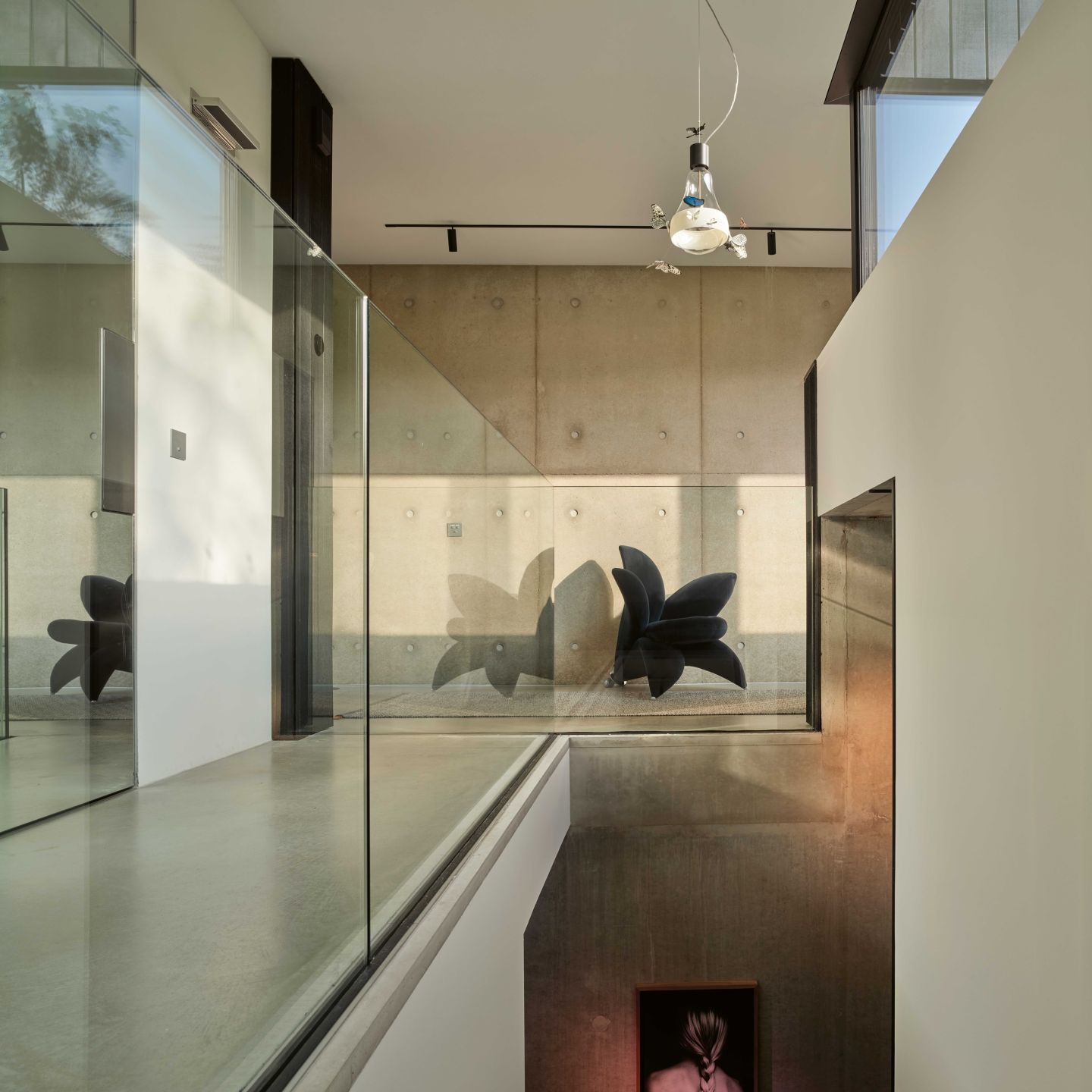   Gestuen &nbsp;accueille &agrave; l&rsquo;entr&eacute;e de la villa. 